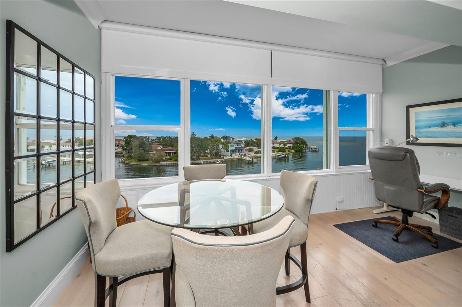 Another eating space overlooking Tampa Bay