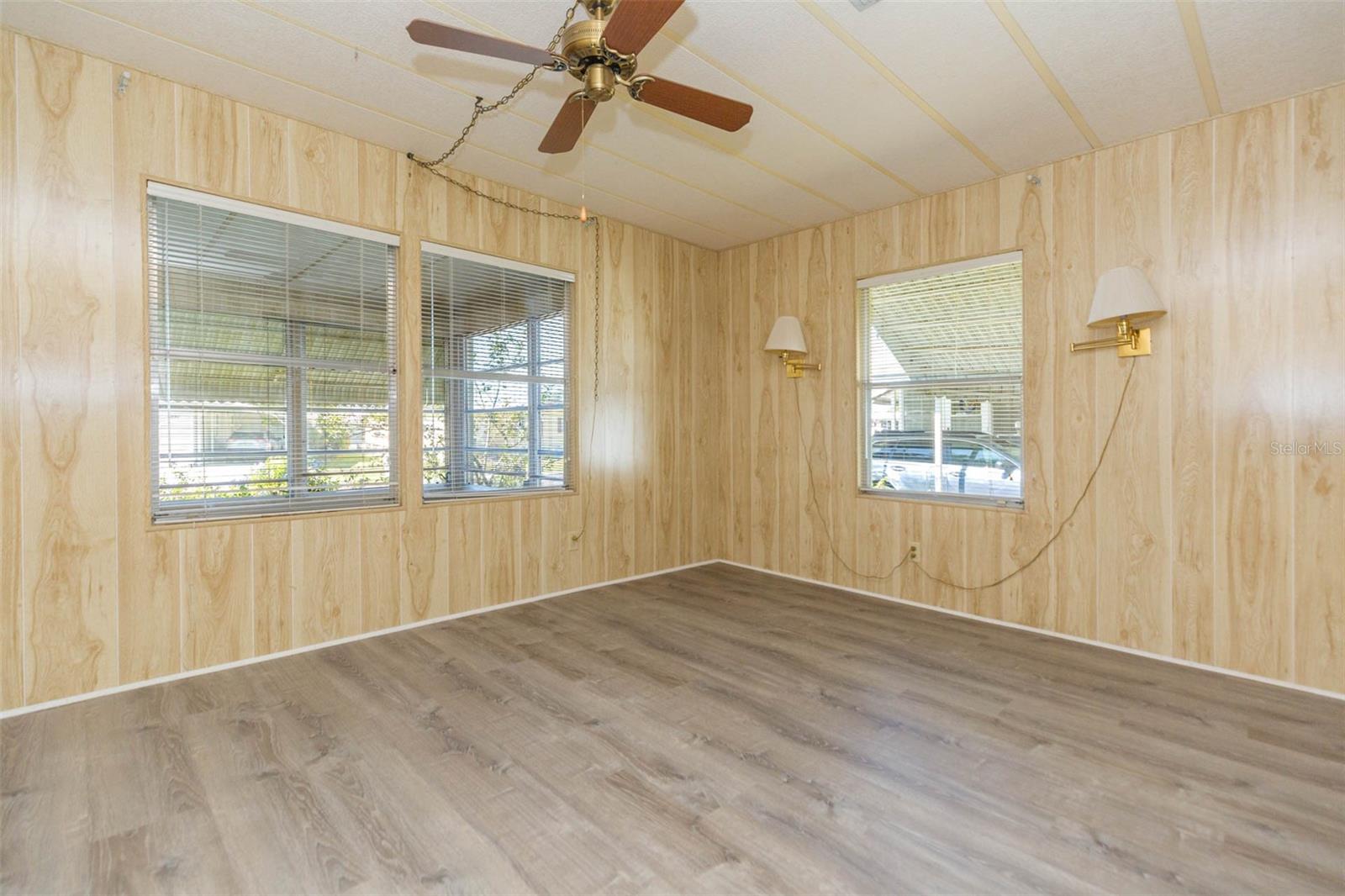 3542 CASTLE DR, ZEPHYRHILLS, FL, 33540