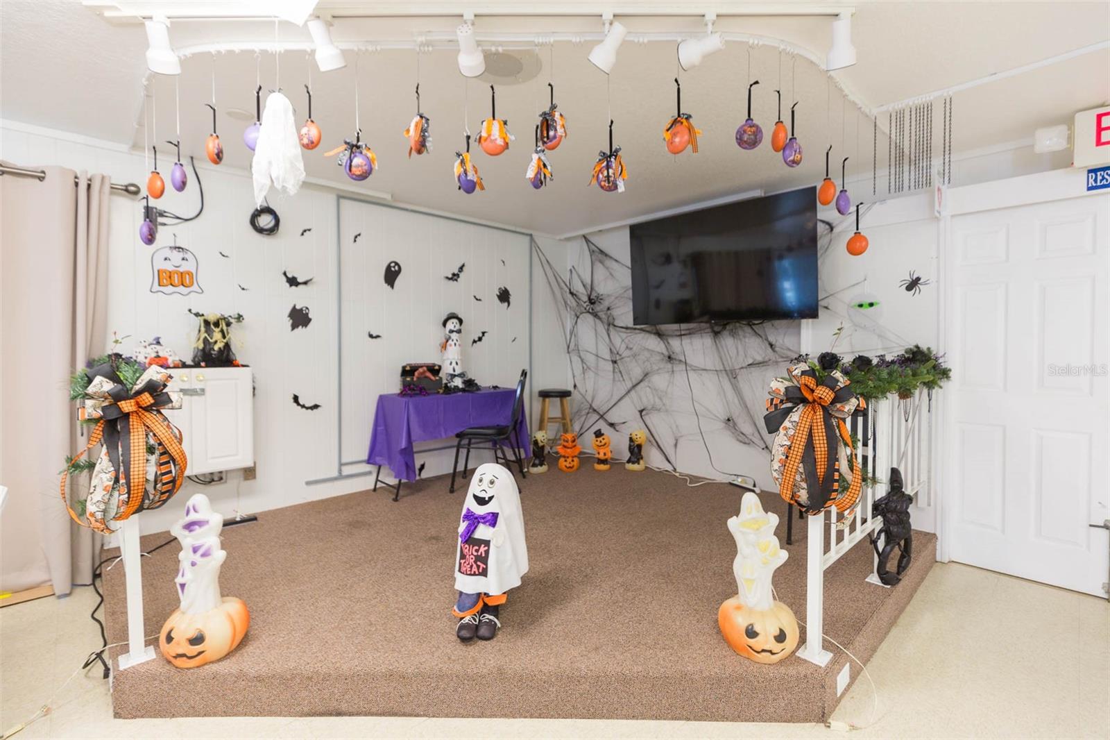 3542 CASTLE DR, ZEPHYRHILLS, FL, 33540