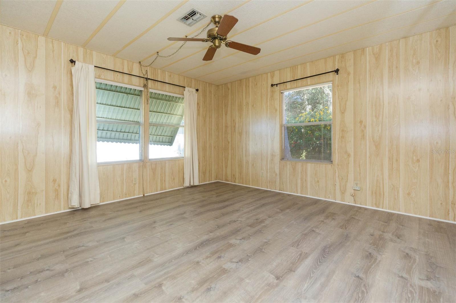 3542 CASTLE DR, ZEPHYRHILLS, FL, 33540