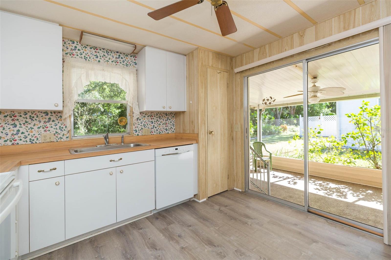 3542 CASTLE DR, ZEPHYRHILLS, FL, 33540