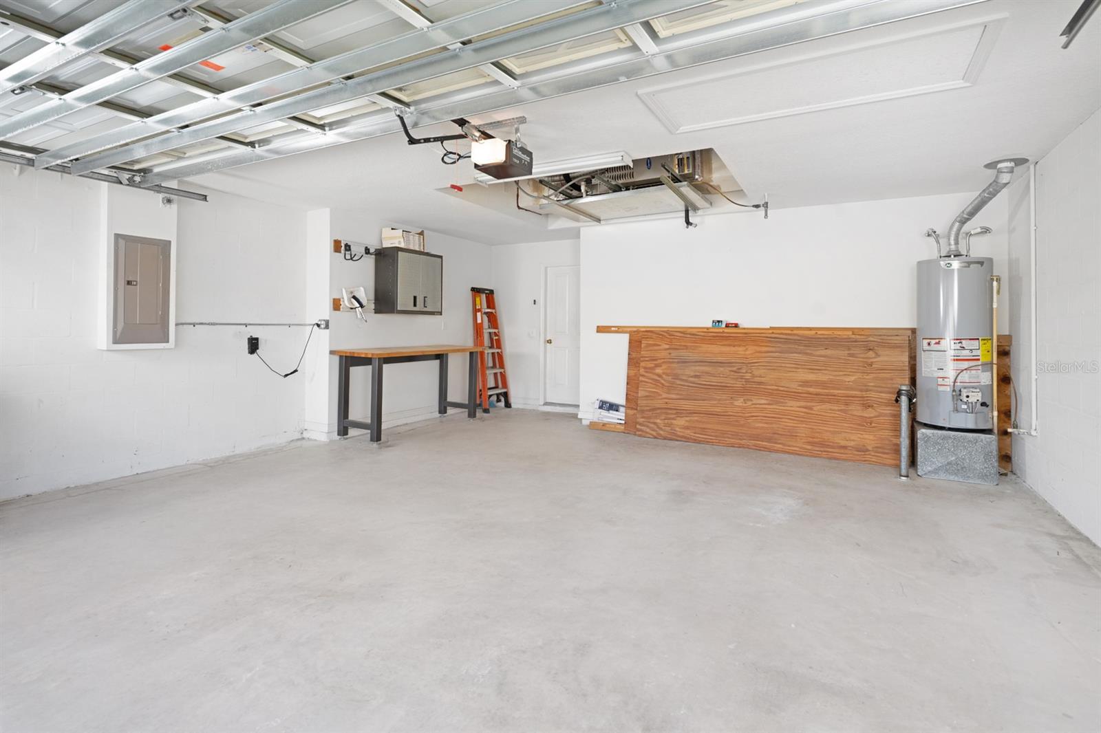 GARAGE VIEW #4