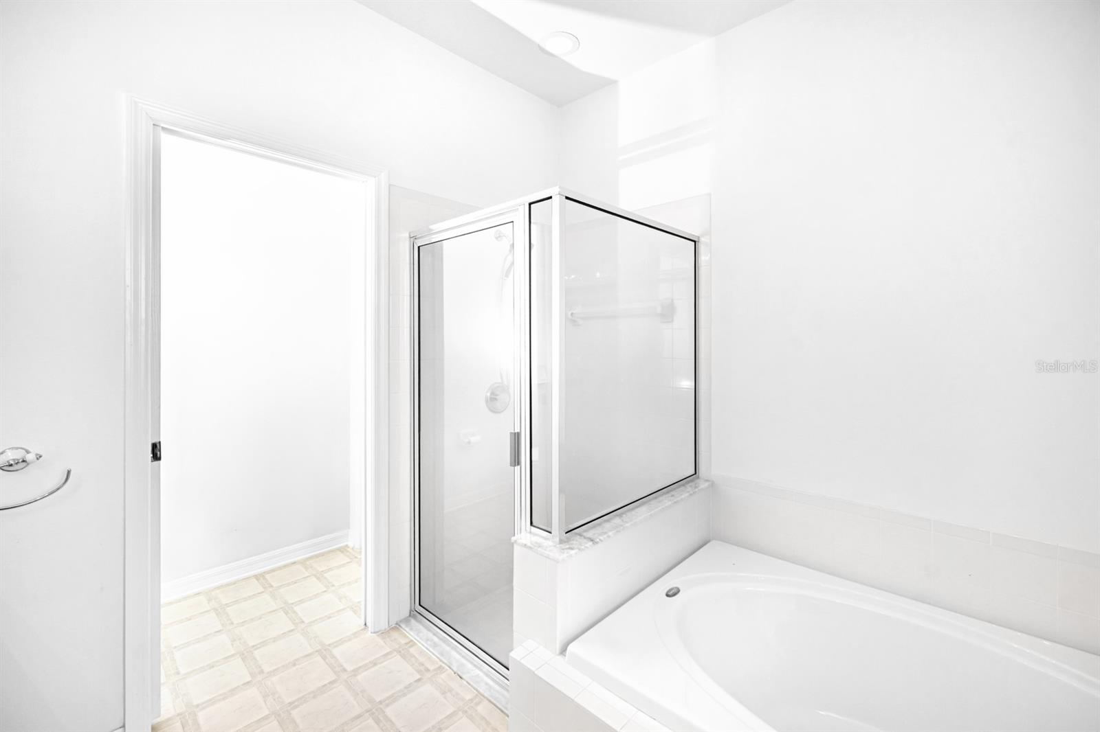 SEPARATE WATER CLOSET, WALK-IN SHOWER AND GARDEN TUB