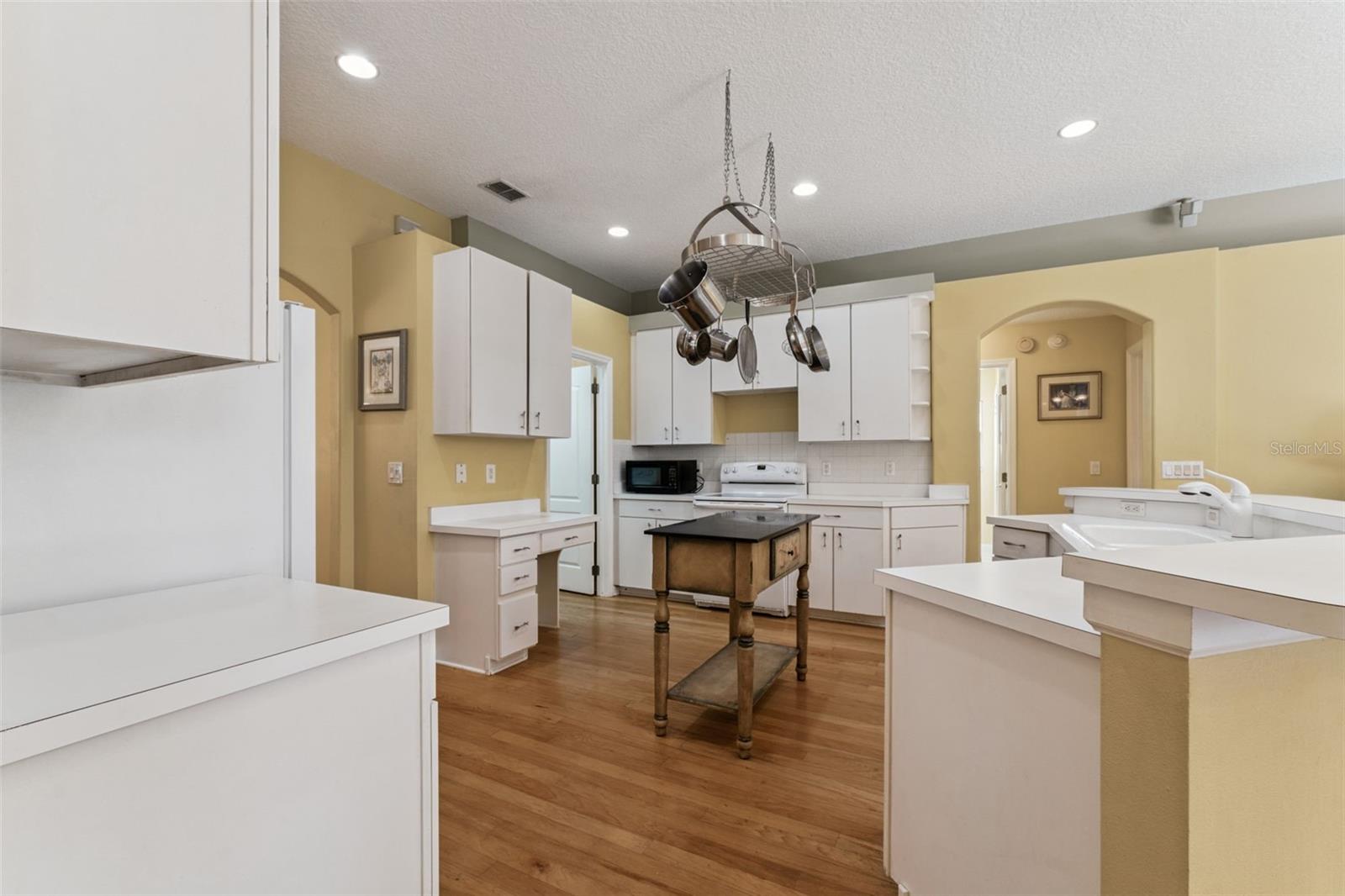 523 SADDLEWOOD LN, WINTER SPRINGS, FL, 32708
