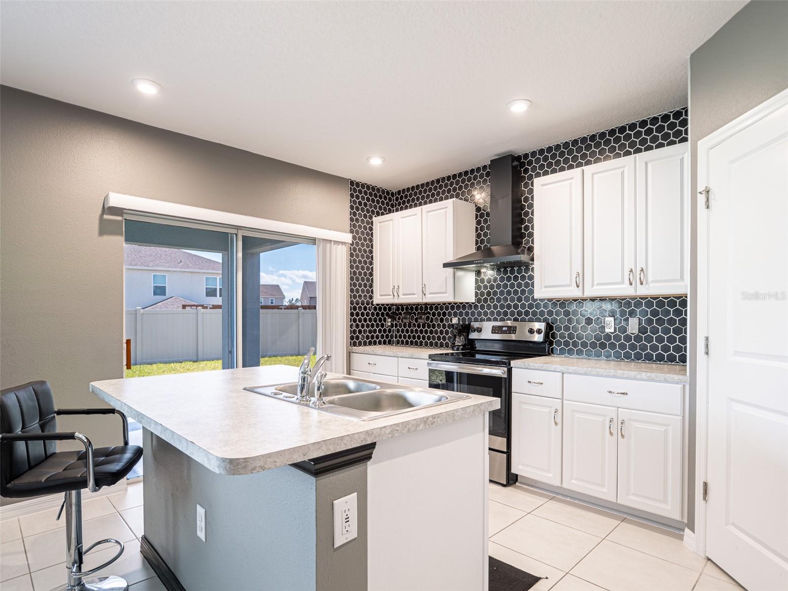 596 MEADOW BEND DR, DAVENPORT, FL, 33837