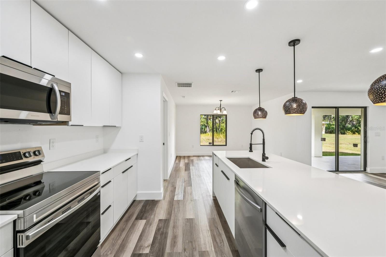 15468 CHAMBERLAIN BLVD, PORT CHARLOTTE, FL, 33953