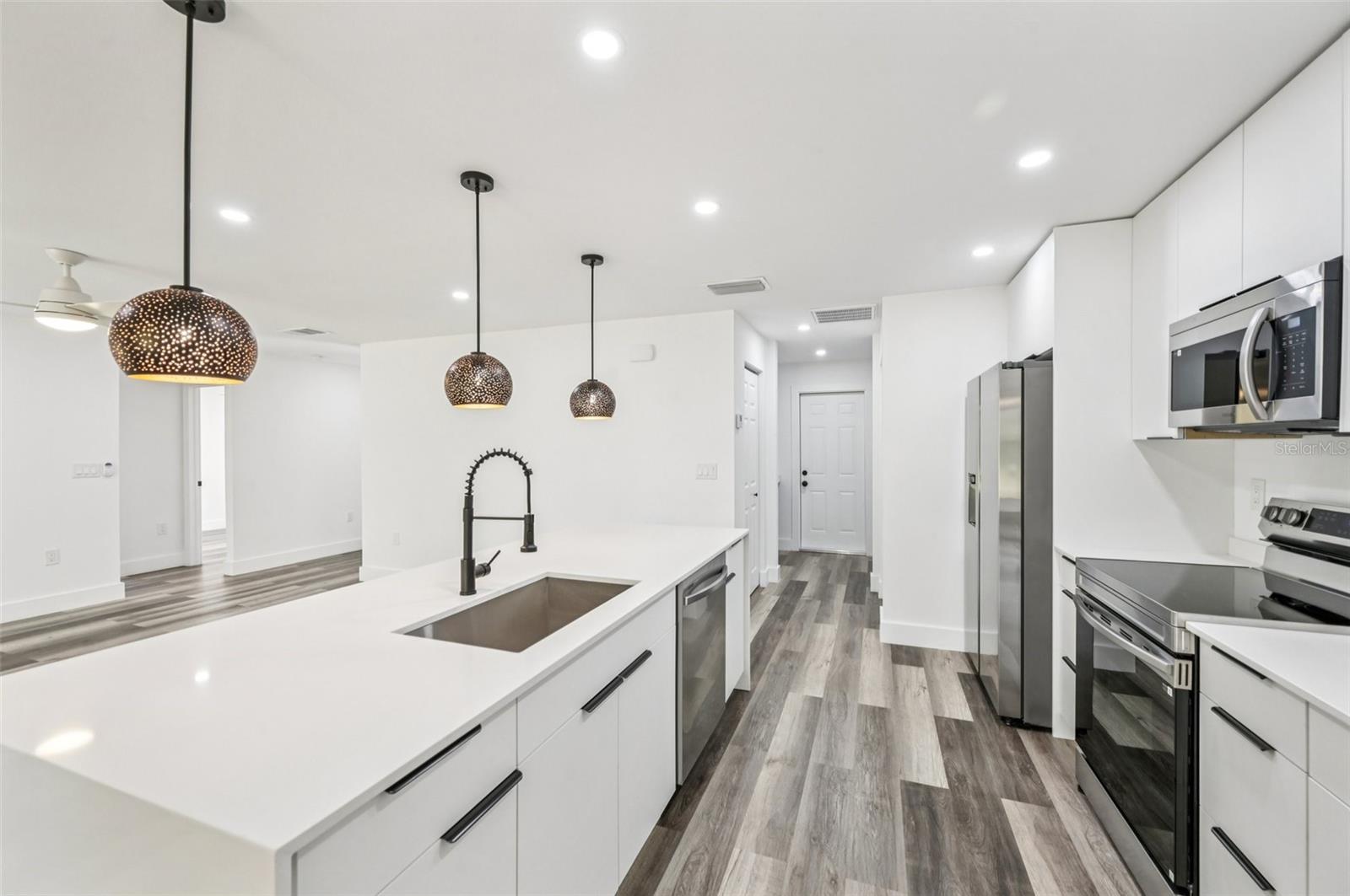 15468 CHAMBERLAIN BLVD, PORT CHARLOTTE, FL, 33953