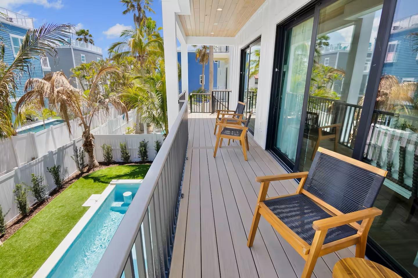 2105 AVENUE C, BRADENTON BEACH, FL, 34217