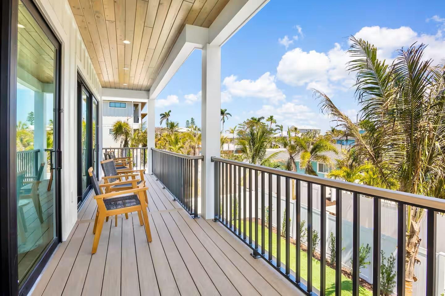 2105 AVENUE C, BRADENTON BEACH, FL, 34217