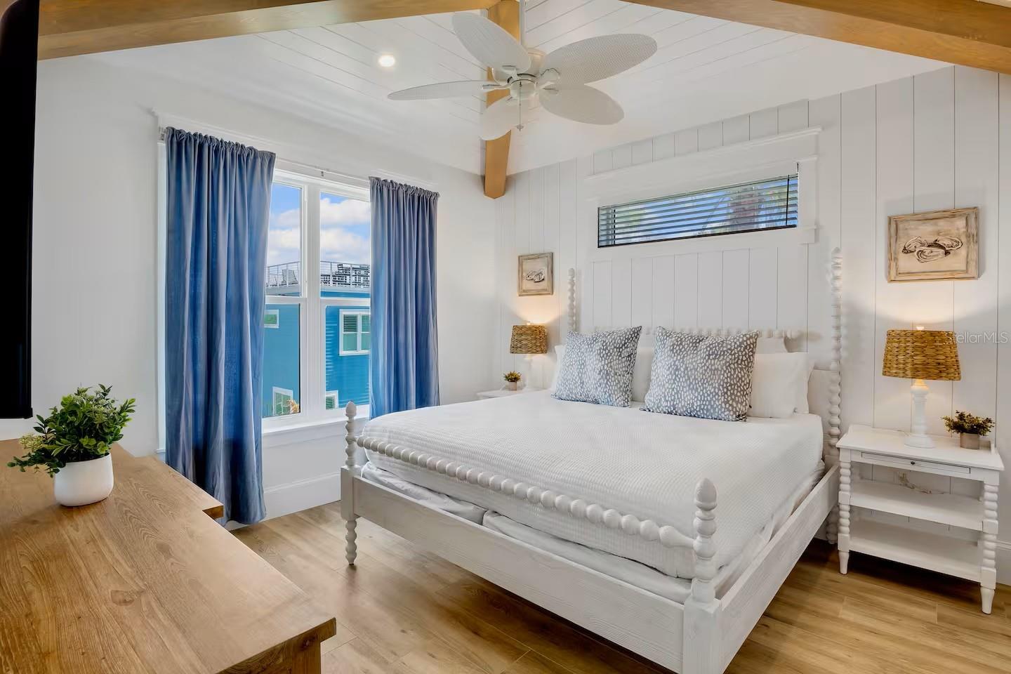 2105 AVENUE C, BRADENTON BEACH, FL, 34217