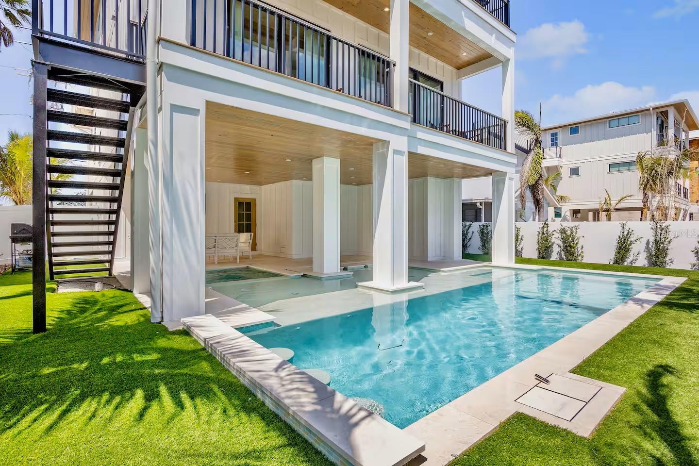 2105 AVENUE C, BRADENTON BEACH, FL, 34217