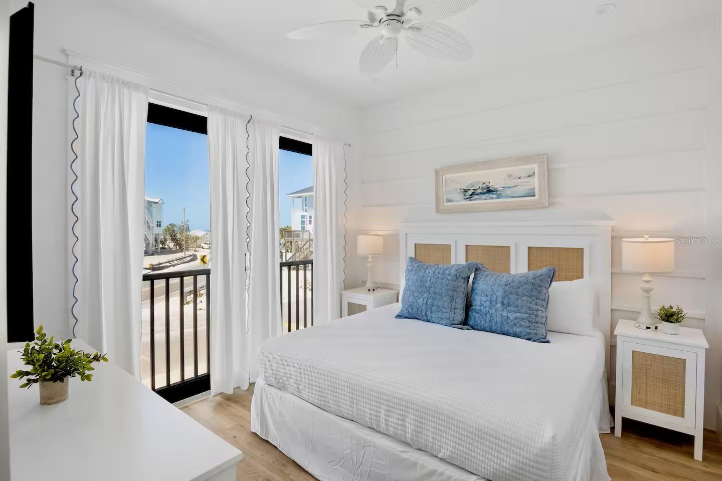 2105 AVENUE C, BRADENTON BEACH, FL, 34217