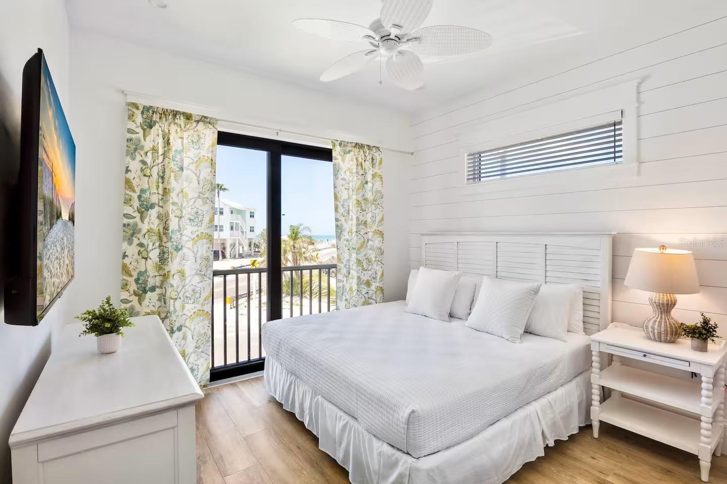 2105 AVENUE C, BRADENTON BEACH, FL, 34217