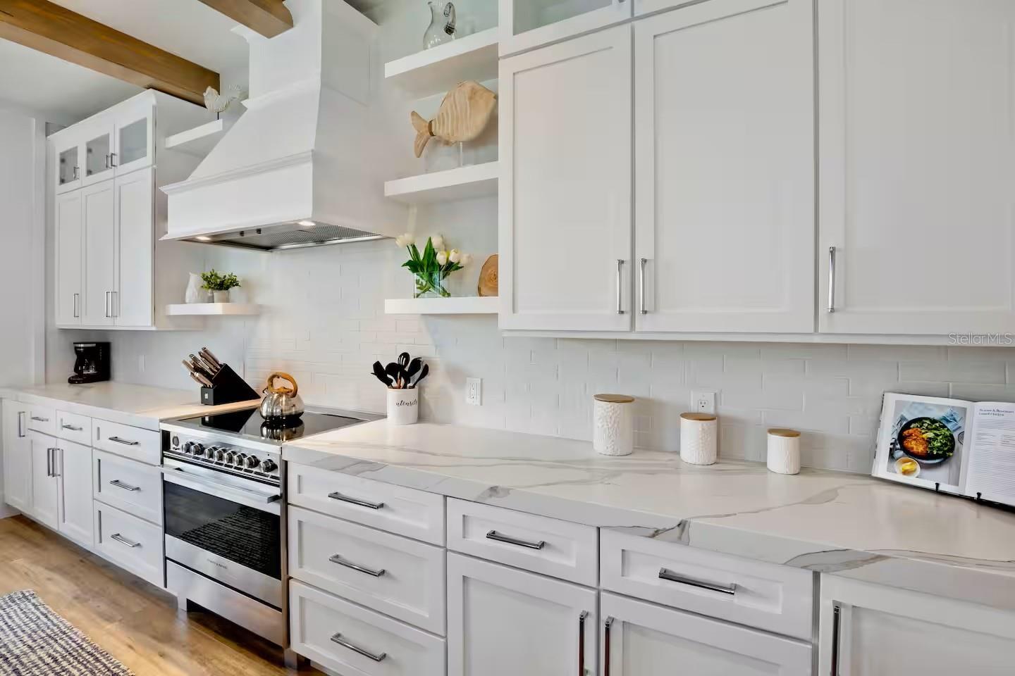 2105 AVENUE C, BRADENTON BEACH, FL, 34217