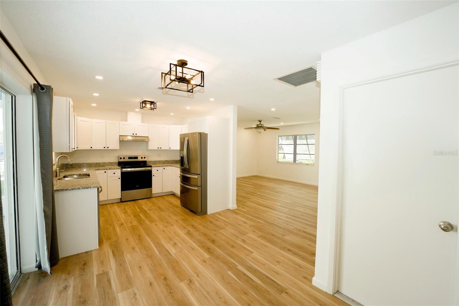 391 GULF BREEZE BLVD, VENICE, FL, 34293