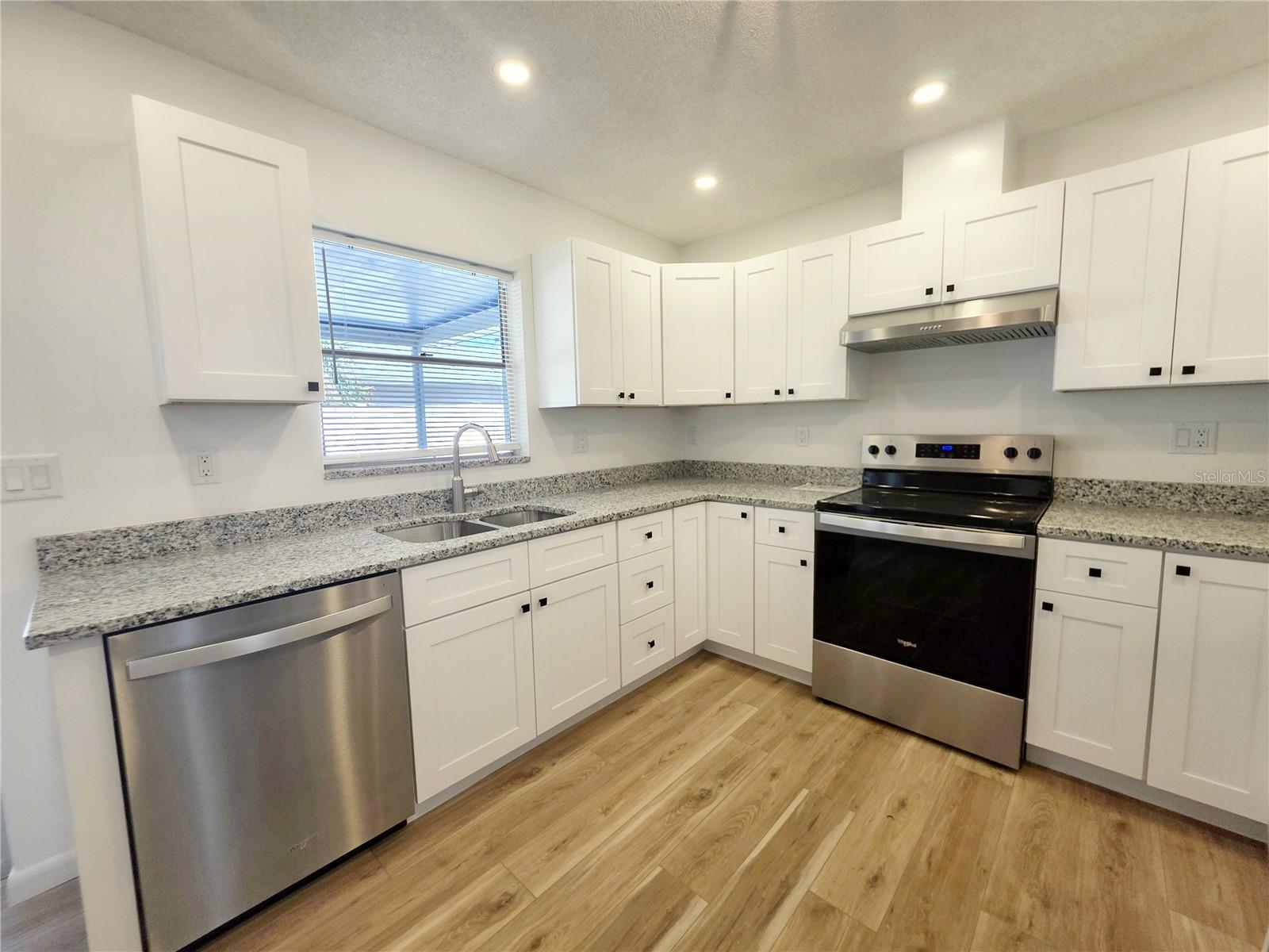 391 GULF BREEZE BLVD, VENICE, FL, 34293