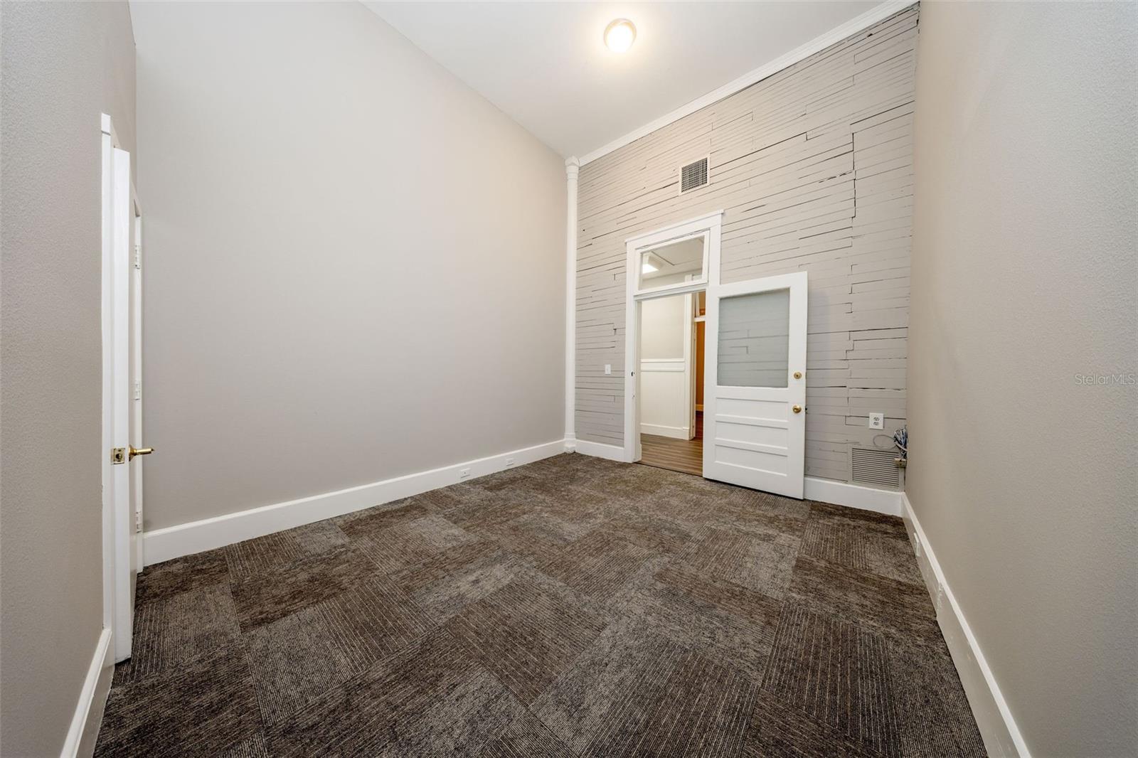 121 E 1ST ST #101, SANFORD, FL, 32771