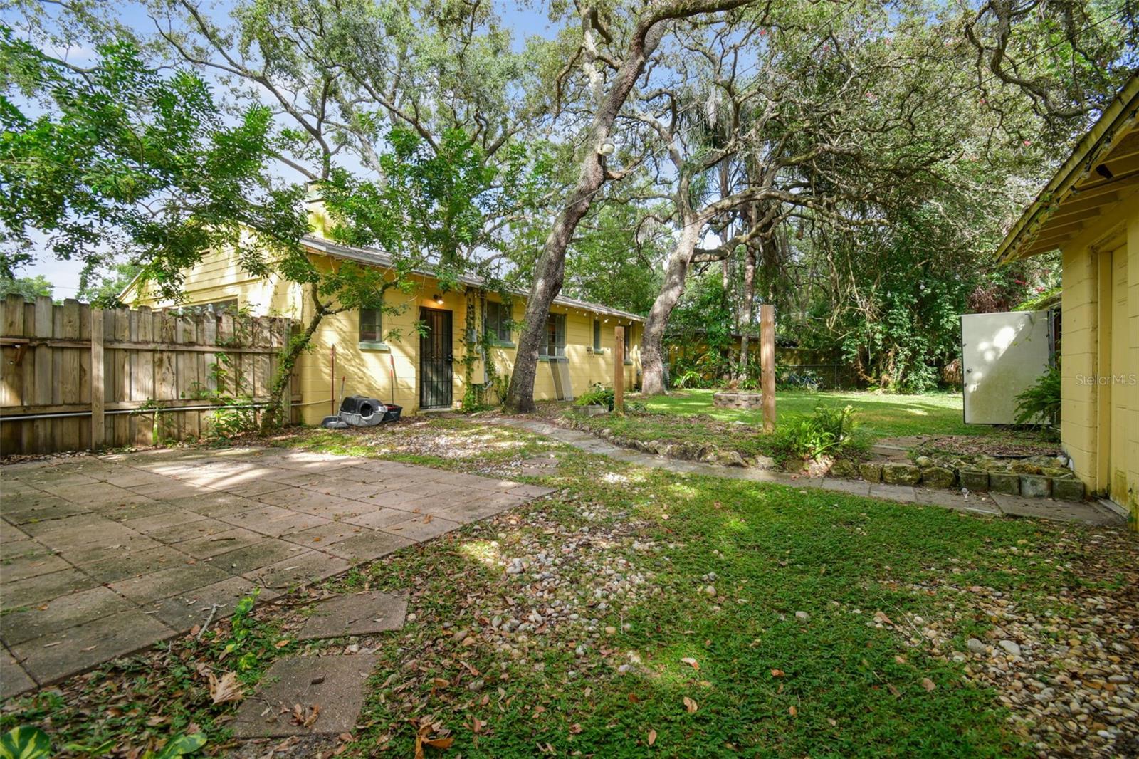 1001 E FERN ST, TAMPA, FL, 33604