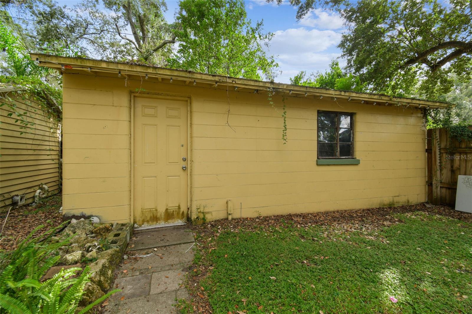 1001 E FERN ST, TAMPA, FL, 33604