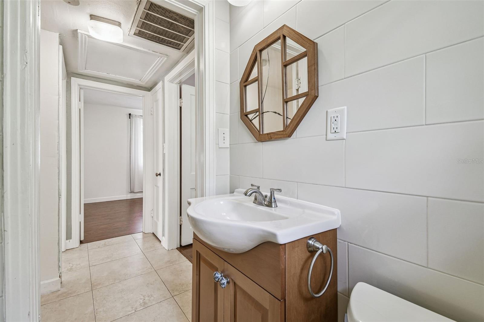 1001 E FERN ST, TAMPA, FL, 33604