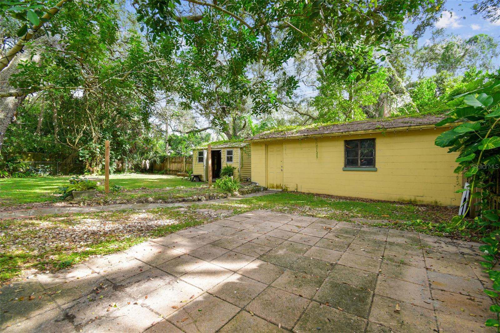 1001 E FERN ST, TAMPA, FL, 33604