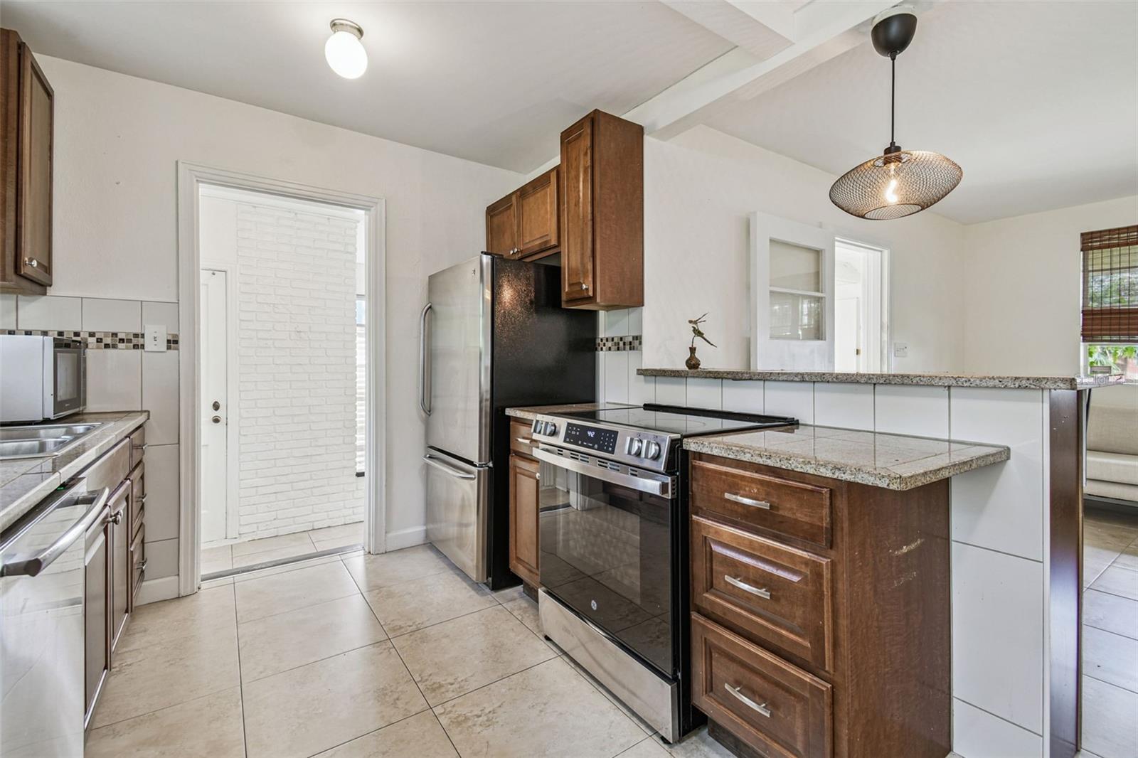 1001 E FERN ST, TAMPA, FL, 33604