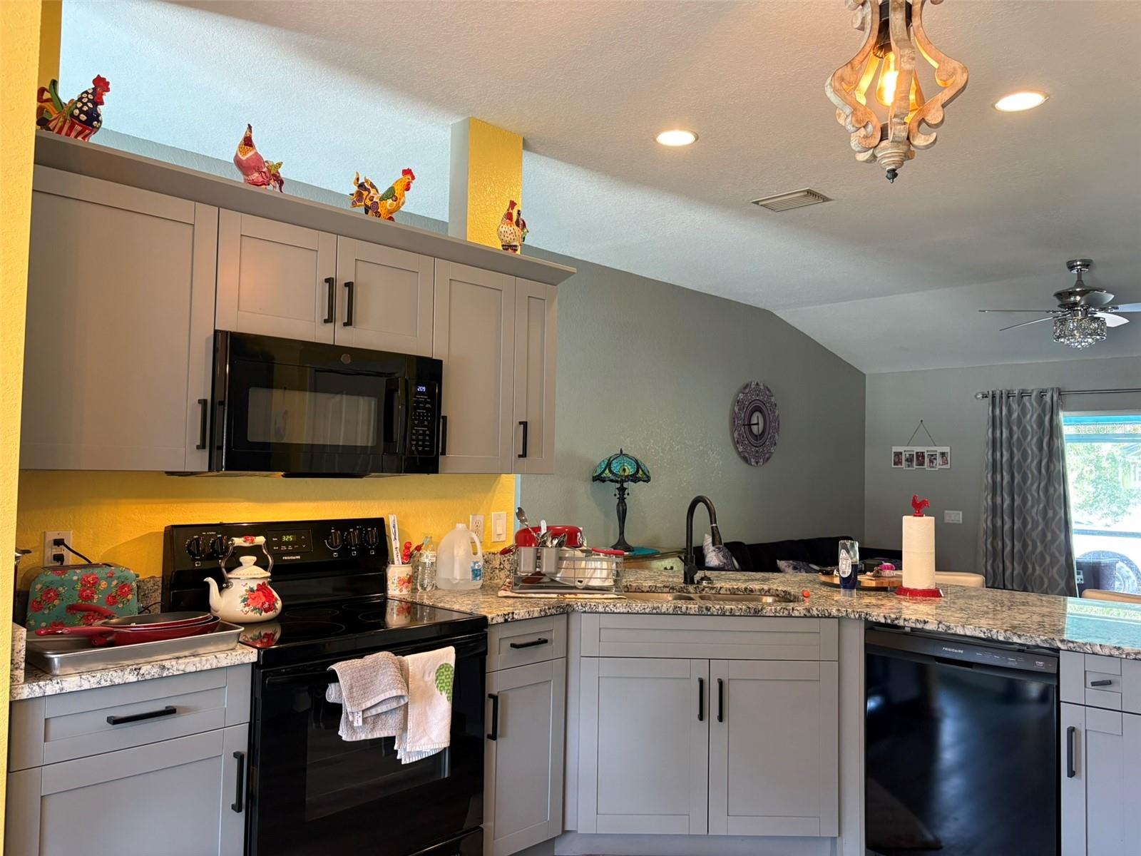 16507 CHAMBERLAIN BLVD, PORT CHARLOTTE, FL, 33954