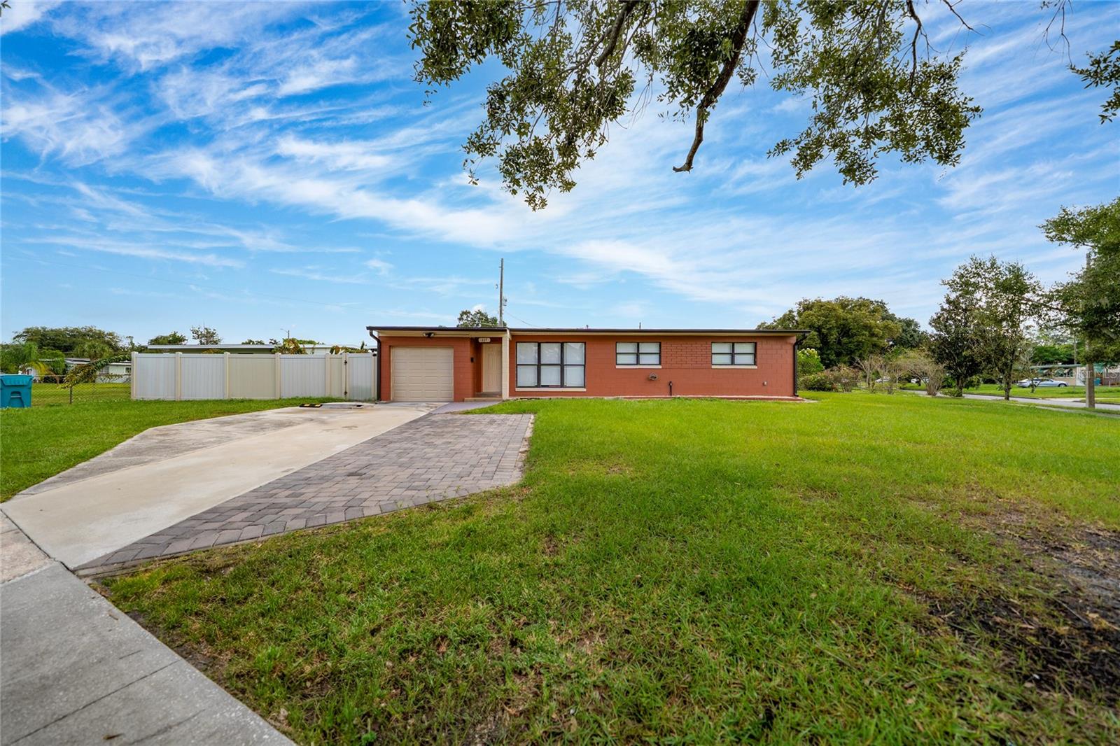 635 YUCATAN DR, ORLANDO, FL, 32807