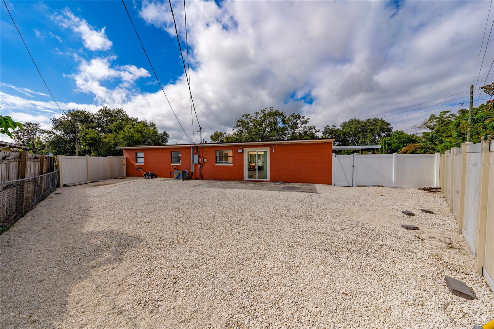 635 YUCATAN DR, ORLANDO, FL, 32807