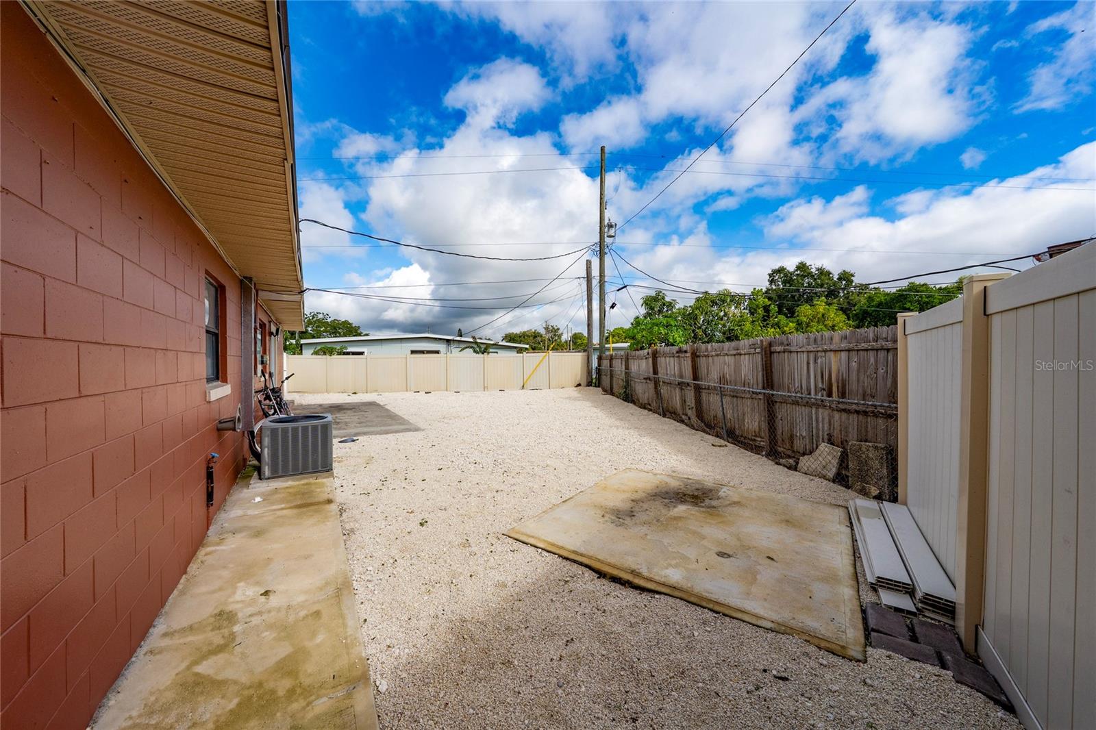 635 YUCATAN DR, ORLANDO, FL, 32807