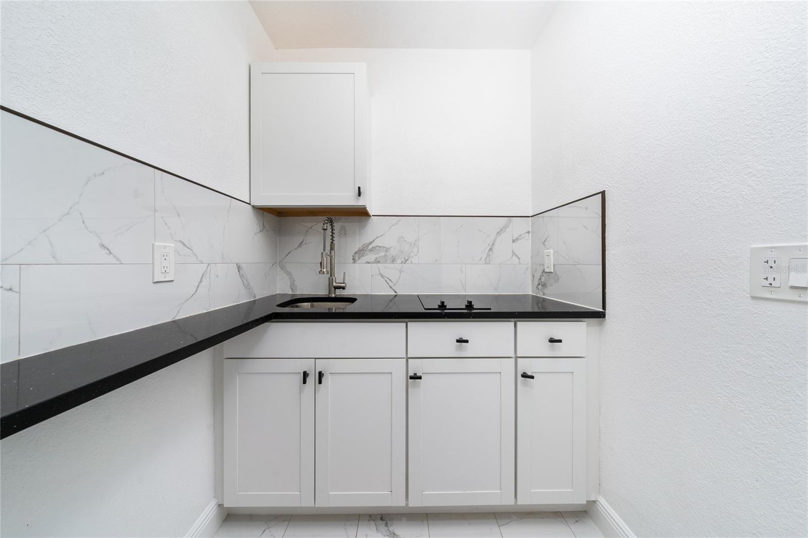 635 YUCATAN DR, ORLANDO, FL, 32807