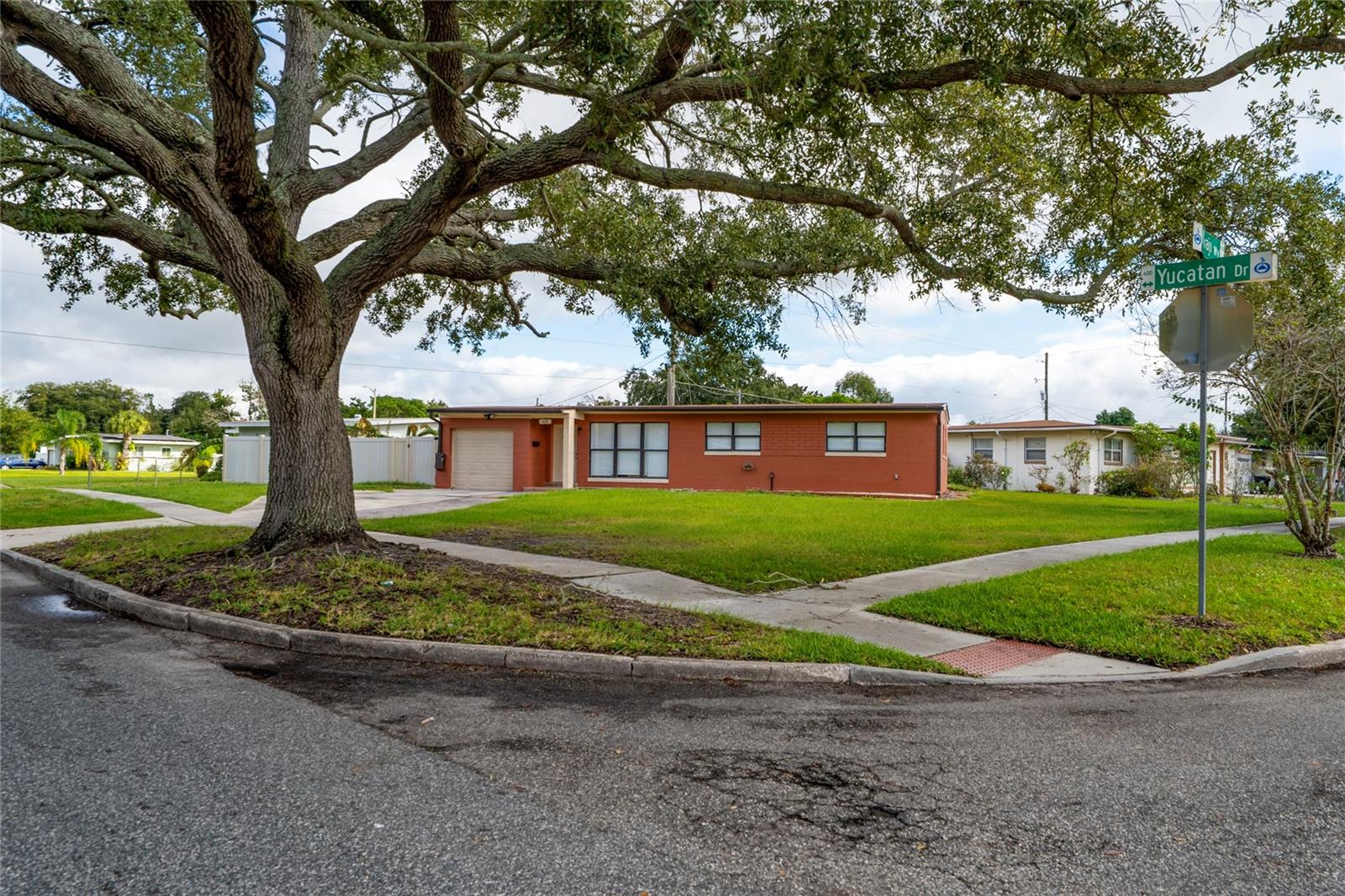 635 YUCATAN DR, ORLANDO, FL, 32807