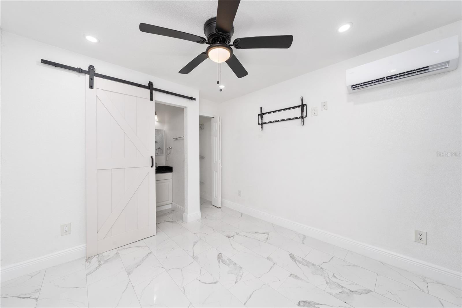 635 YUCATAN DR, ORLANDO, FL, 32807