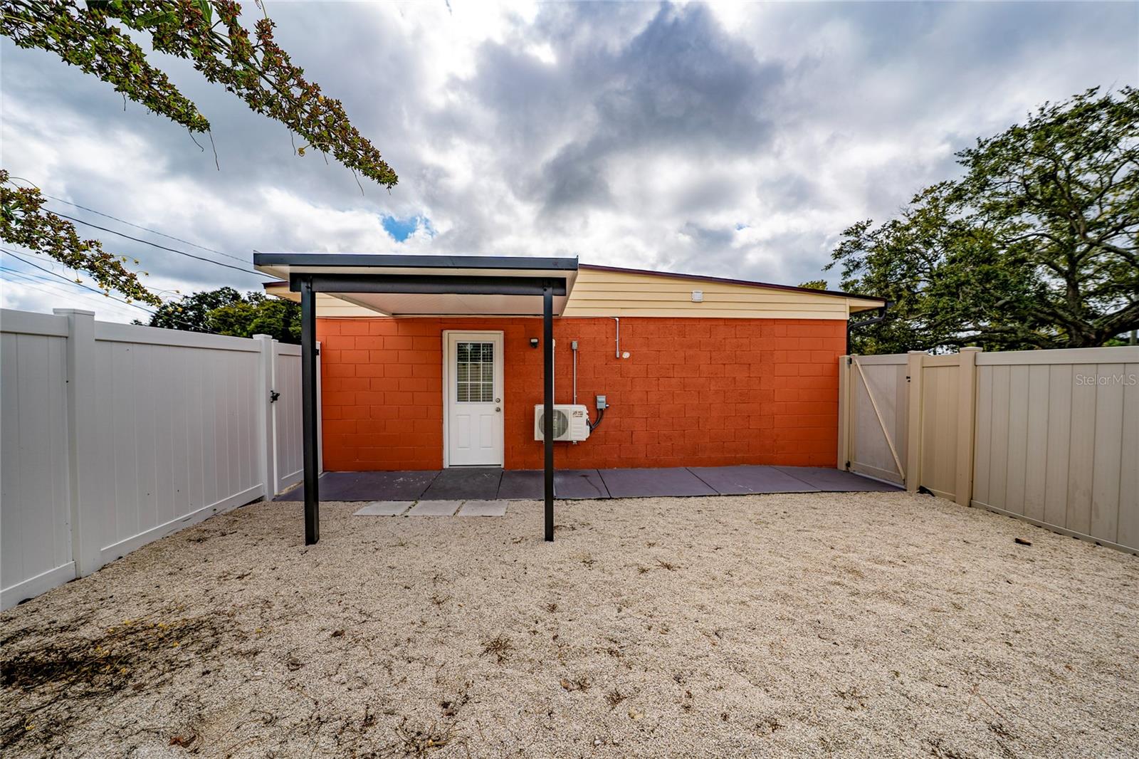 635 YUCATAN DR, ORLANDO, FL, 32807