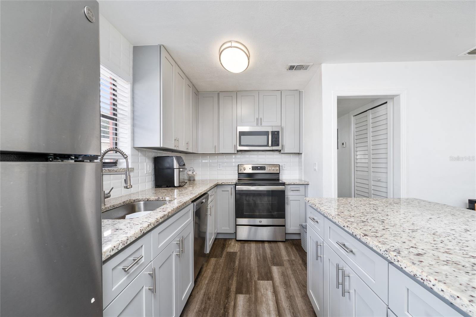 635 YUCATAN DR, ORLANDO, FL, 32807