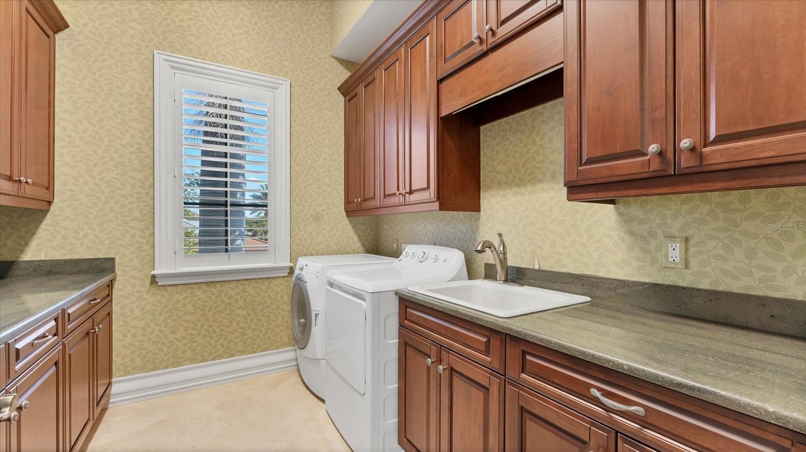 A4669881 Property Photo