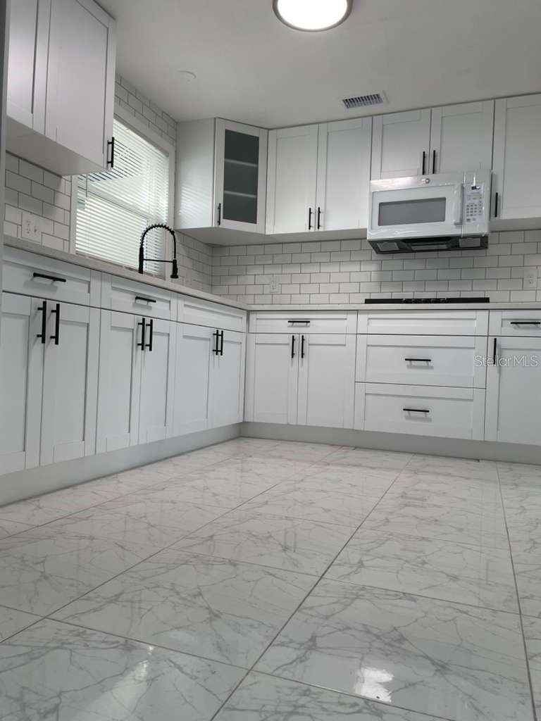 10106 ROYAL ACRES CT, TAMPA, FL, 33615