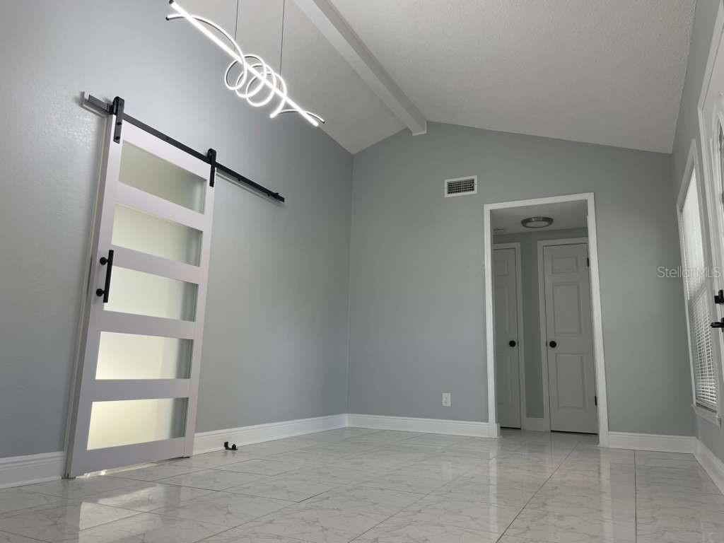 10106 ROYAL ACRES CT, TAMPA, FL, 33615