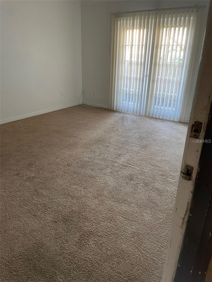 R4910137 Property Photo