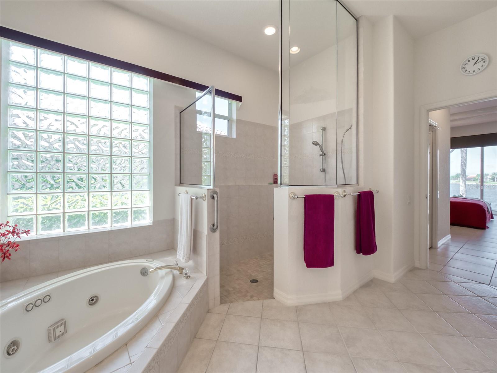 6631 WATERS EDGE WAY, LAKEWOOD RANCH, FL, 34202