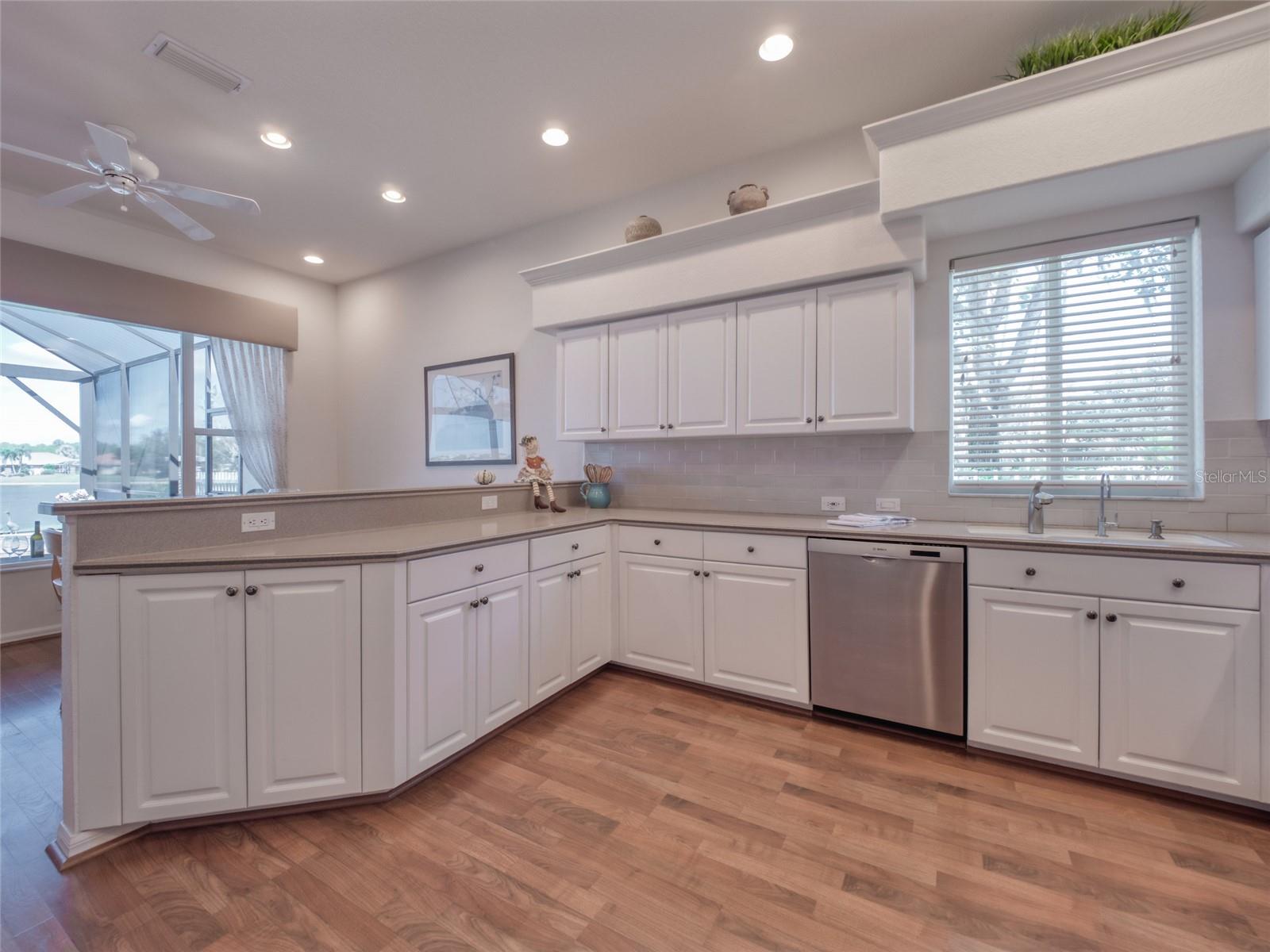 6631 WATERS EDGE WAY, LAKEWOOD RANCH, FL, 34202