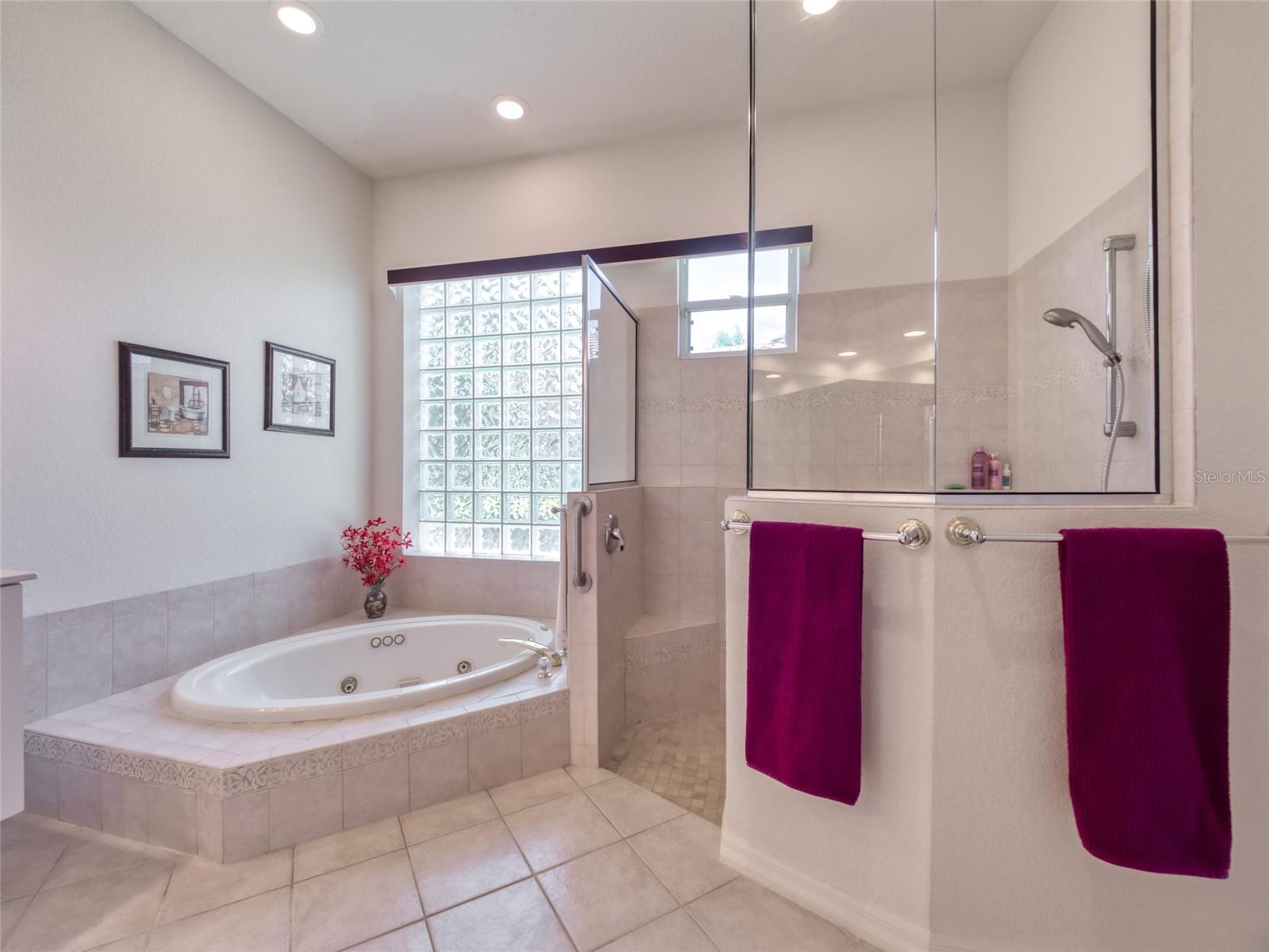 6631 WATERS EDGE WAY, LAKEWOOD RANCH, FL, 34202