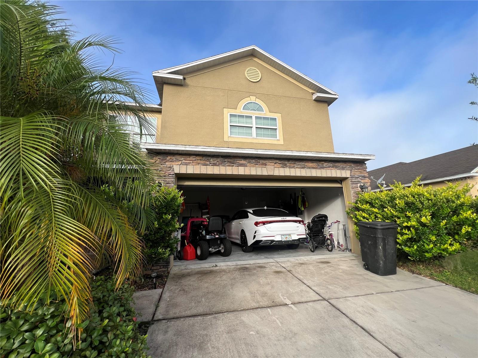 13331 WATERFORD CASTLE DR, DADE CITY, FL, 33525