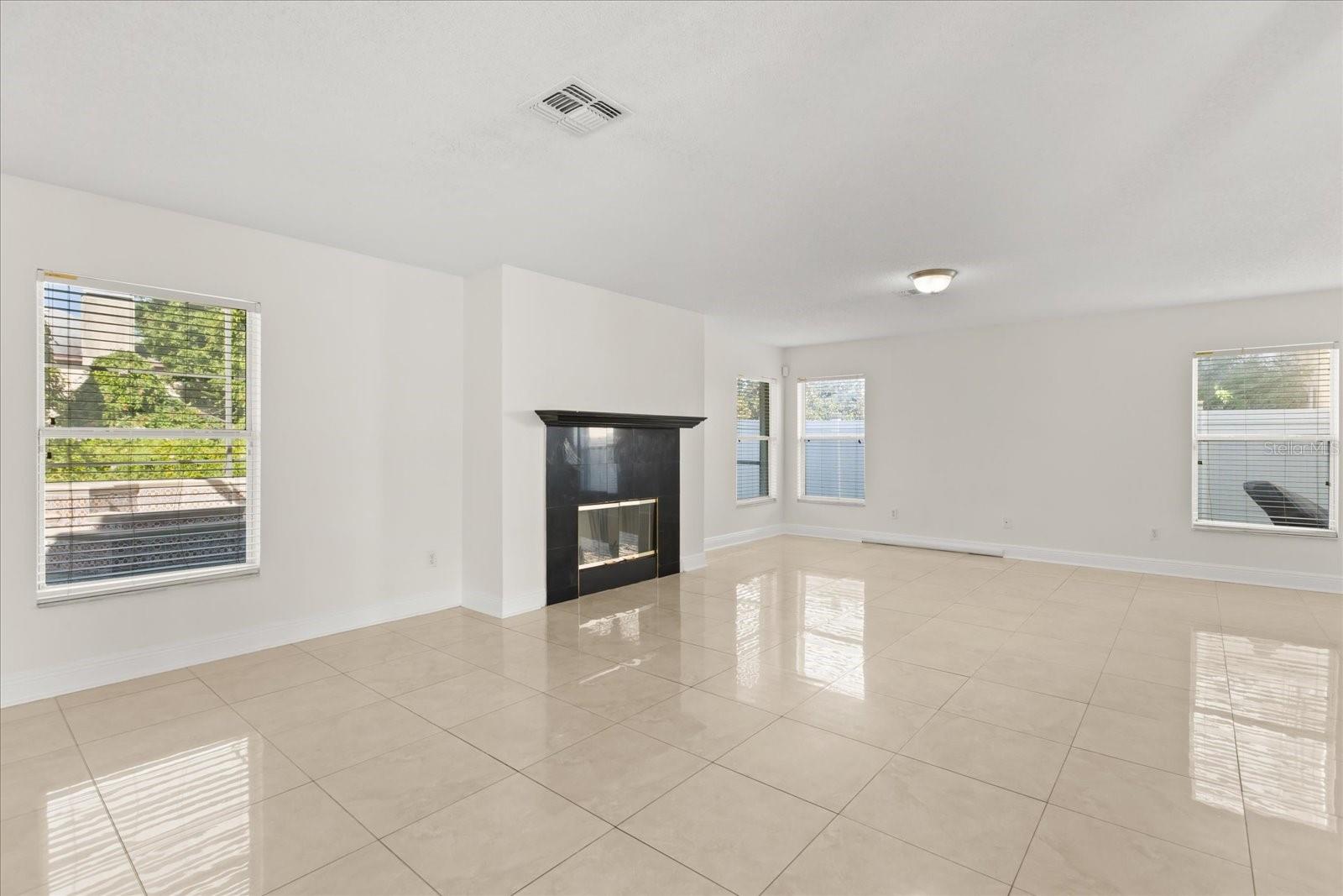 821 EASTCLIFFE CT, ORLANDO, FL, 32828