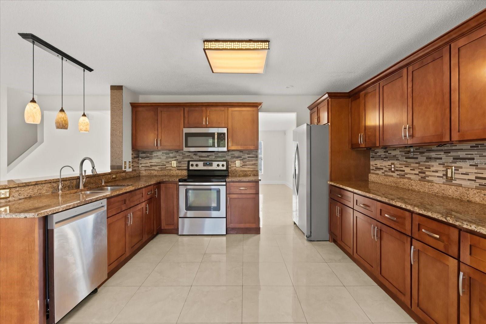 821 EASTCLIFFE CT, ORLANDO, FL, 32828