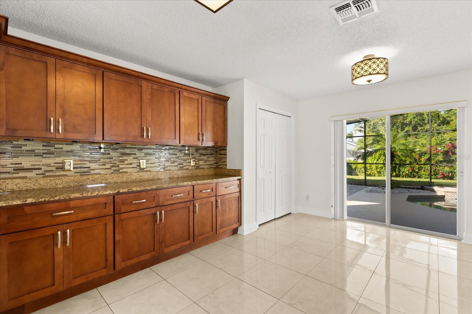 821 EASTCLIFFE CT, ORLANDO, FL, 32828