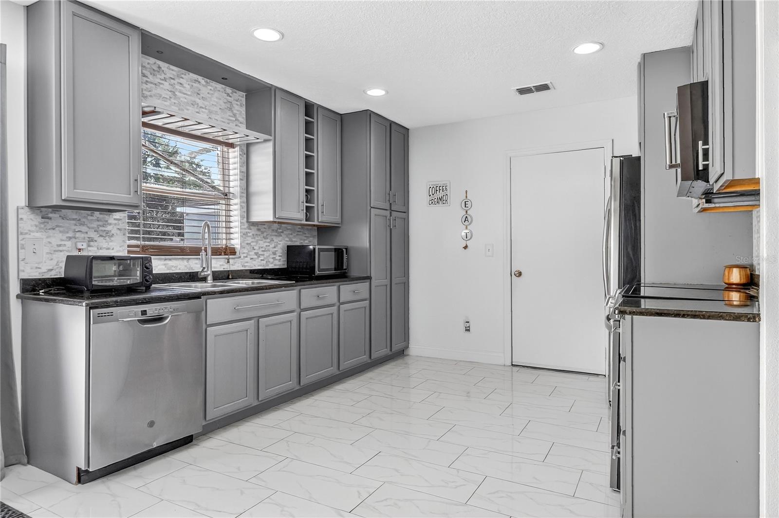 1425 CAREY GLEN CIR, ORLANDO, FL, 32824