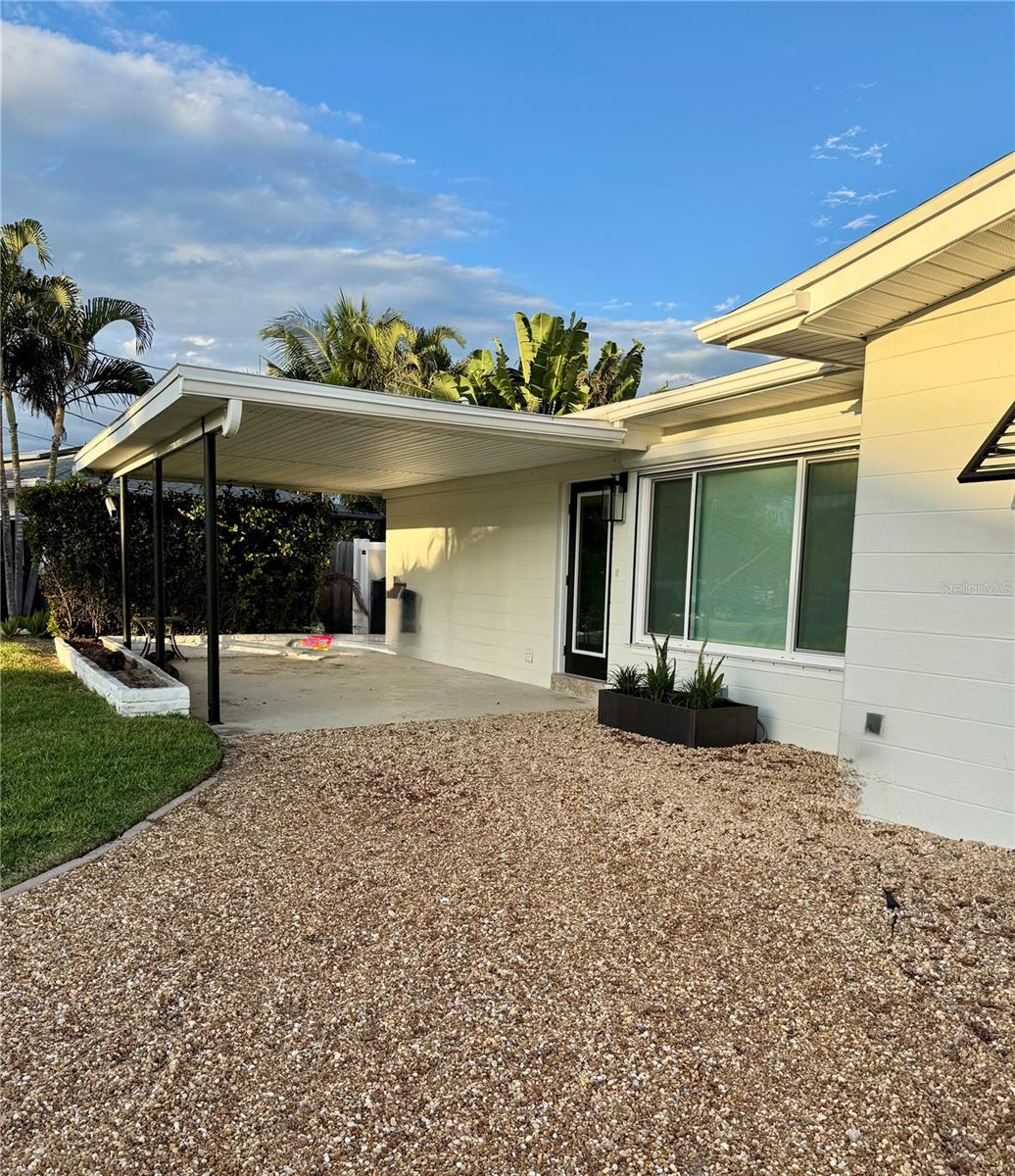 745 SUNSET CV, MADEIRA BEACH, FL, 33708