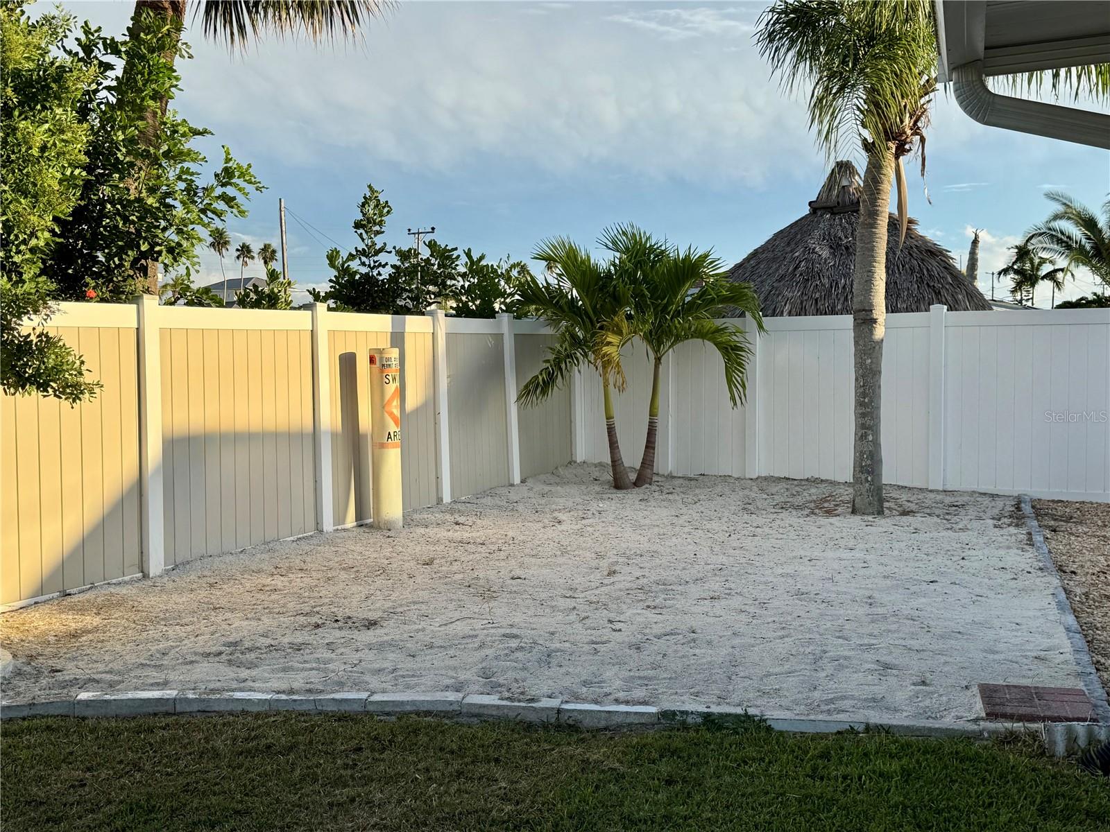 745 SUNSET CV, MADEIRA BEACH, FL, 33708