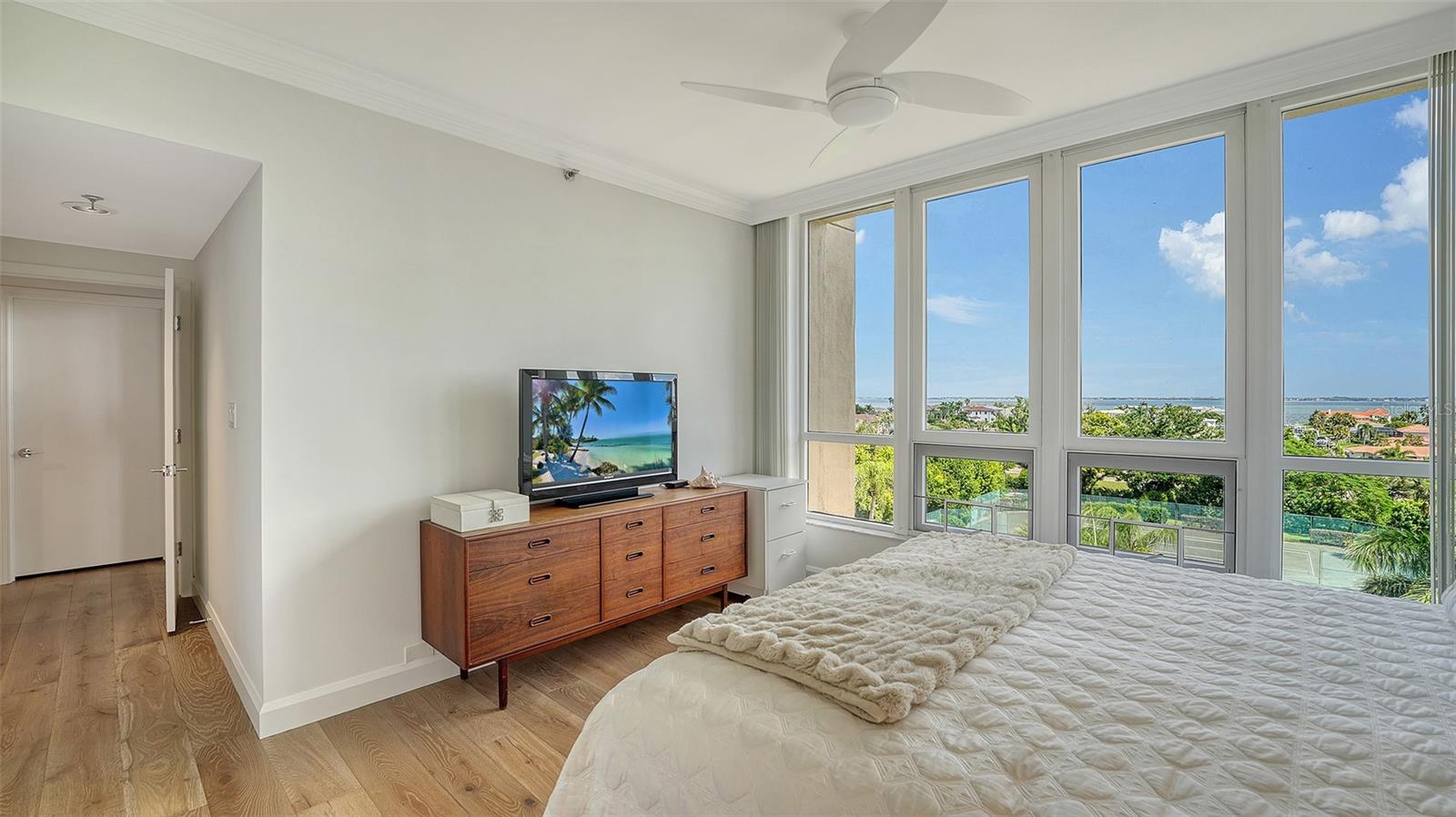 1211 GULF OF MEXICO DR #301, LONGBOAT KEY, FL, 34228